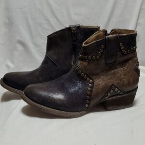 Circle G corral distressed ankle boots studded blue brown leather